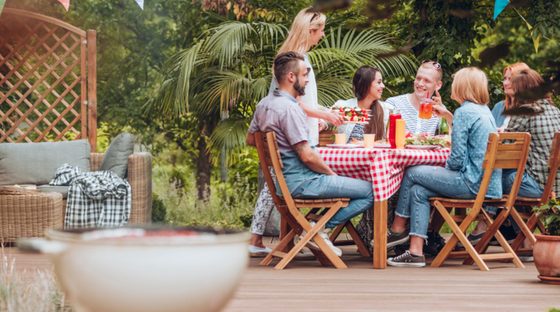 10 Steps to Transforming Your Deck For Summer