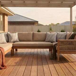 How Throw Pillow Covers Transform Outdoor Seating for Australia’s Autumn Season