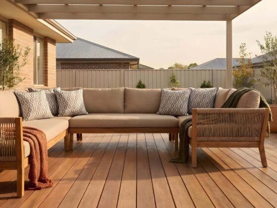 How Throw Pillow Covers Transform Outdoor Seating for Australia’s Autumn Season